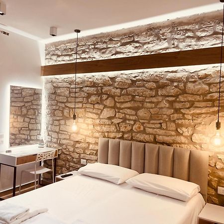 סרנדה Comfort Guest Rooms Vila Hm מראה חיצוני תמונה
