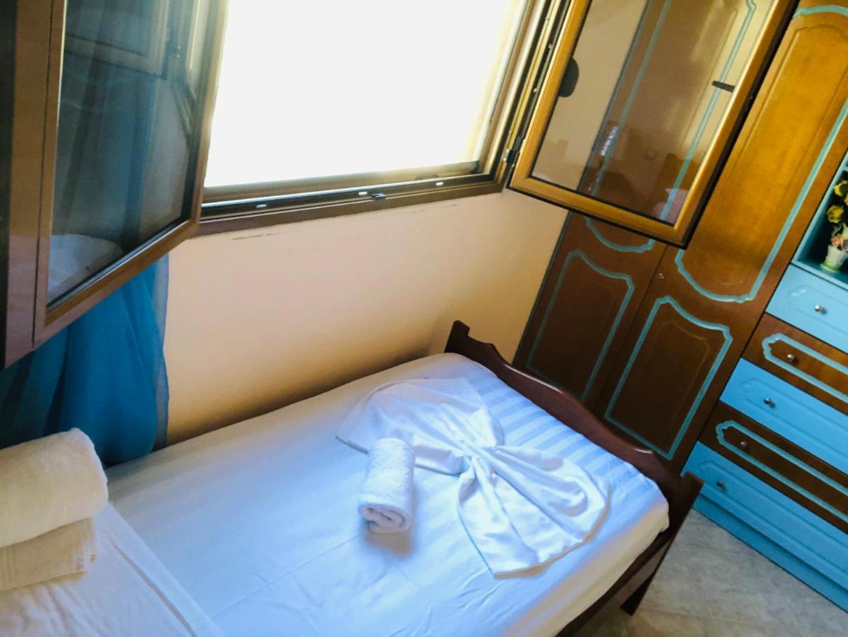 סרנדה Comfort Guest Rooms Vila Hm מראה חיצוני תמונה