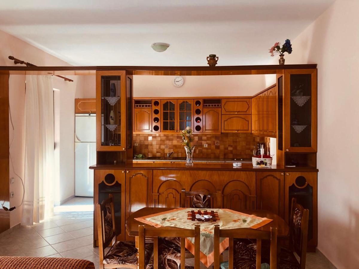 סרנדה Comfort Guest Rooms Vila Hm מראה חיצוני תמונה