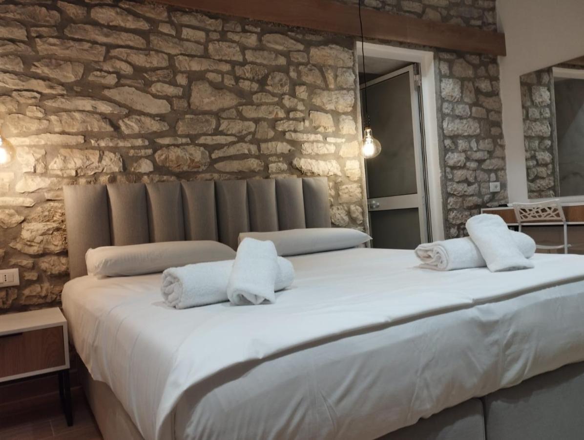 סרנדה Comfort Guest Rooms Vila Hm מראה חיצוני תמונה