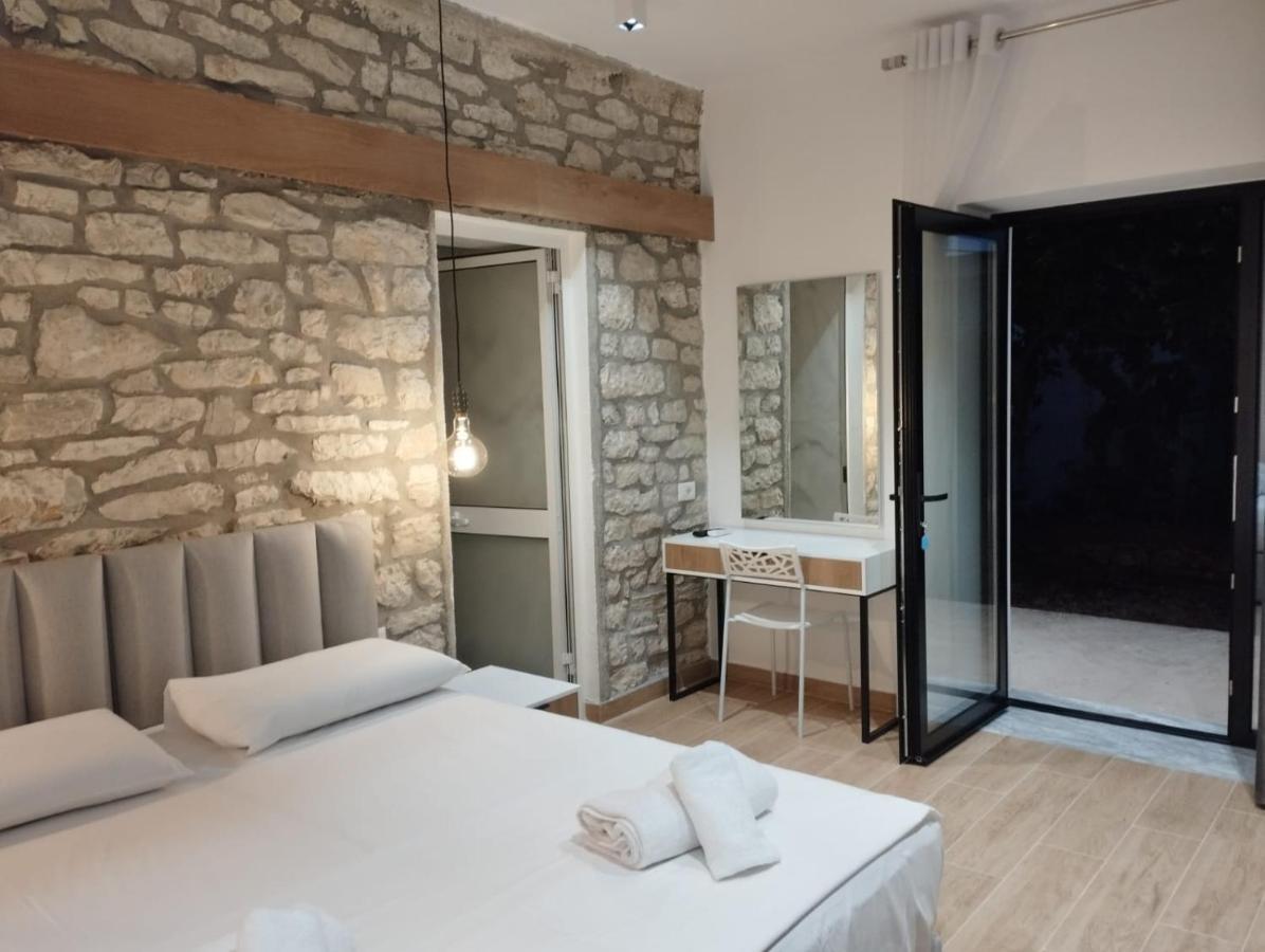 סרנדה Comfort Guest Rooms Vila Hm מראה חיצוני תמונה