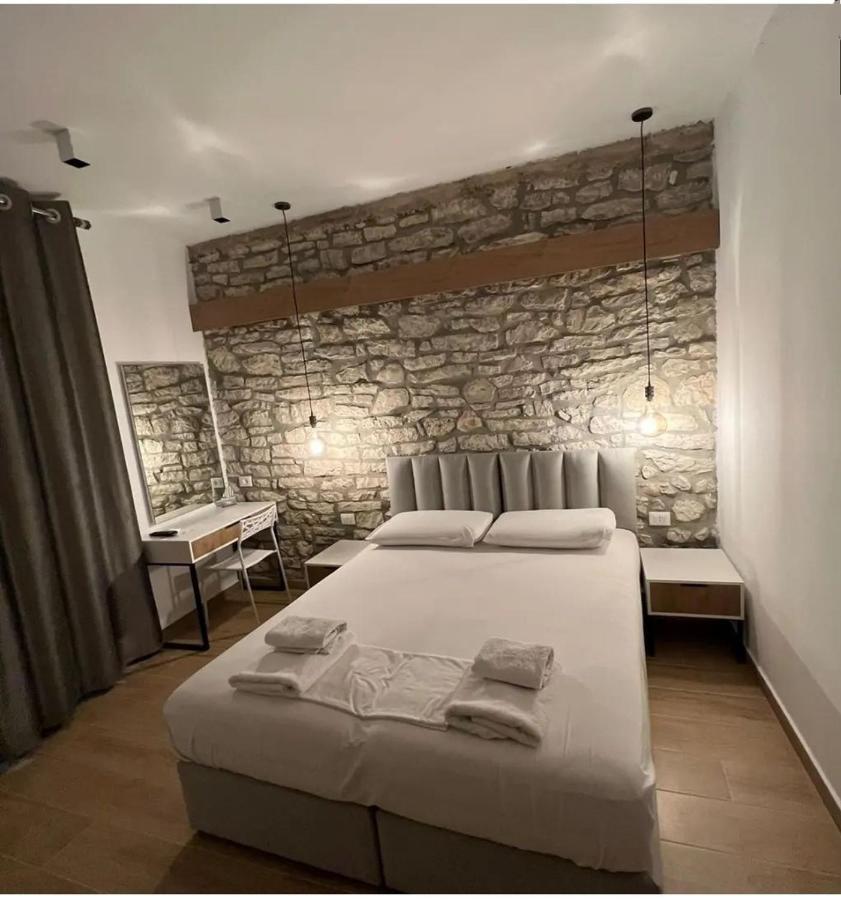 סרנדה Comfort Guest Rooms Vila Hm מראה חיצוני תמונה