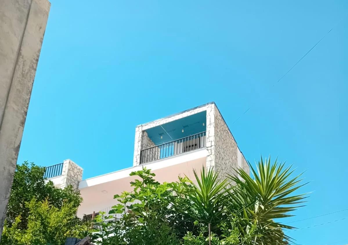 סרנדה Comfort Guest Rooms Vila Hm מראה חיצוני תמונה
