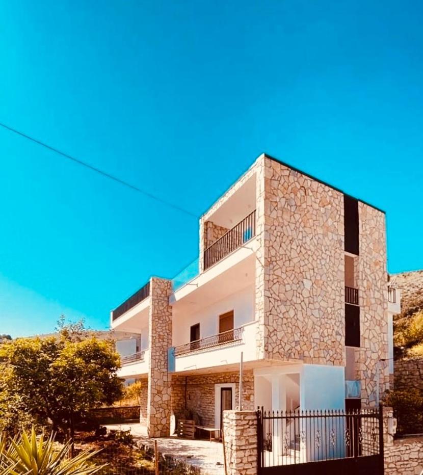 סרנדה Comfort Guest Rooms Vila Hm מראה חיצוני תמונה