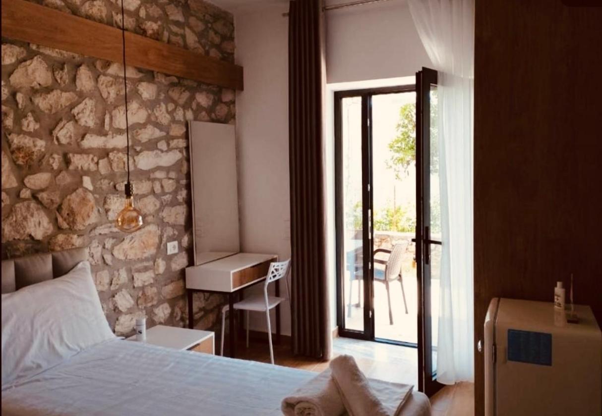 סרנדה Comfort Guest Rooms Vila Hm מראה חיצוני תמונה