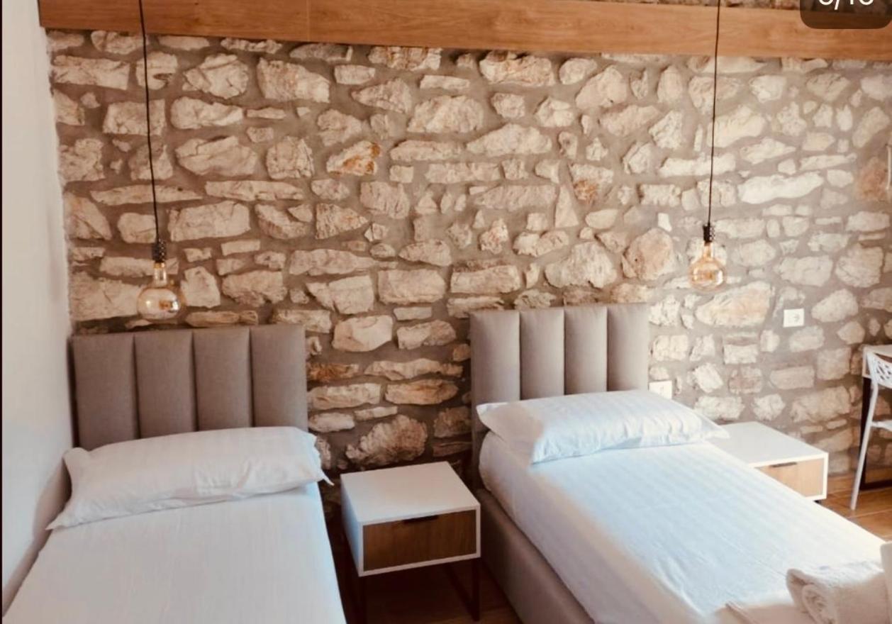 סרנדה Comfort Guest Rooms Vila Hm מראה חיצוני תמונה