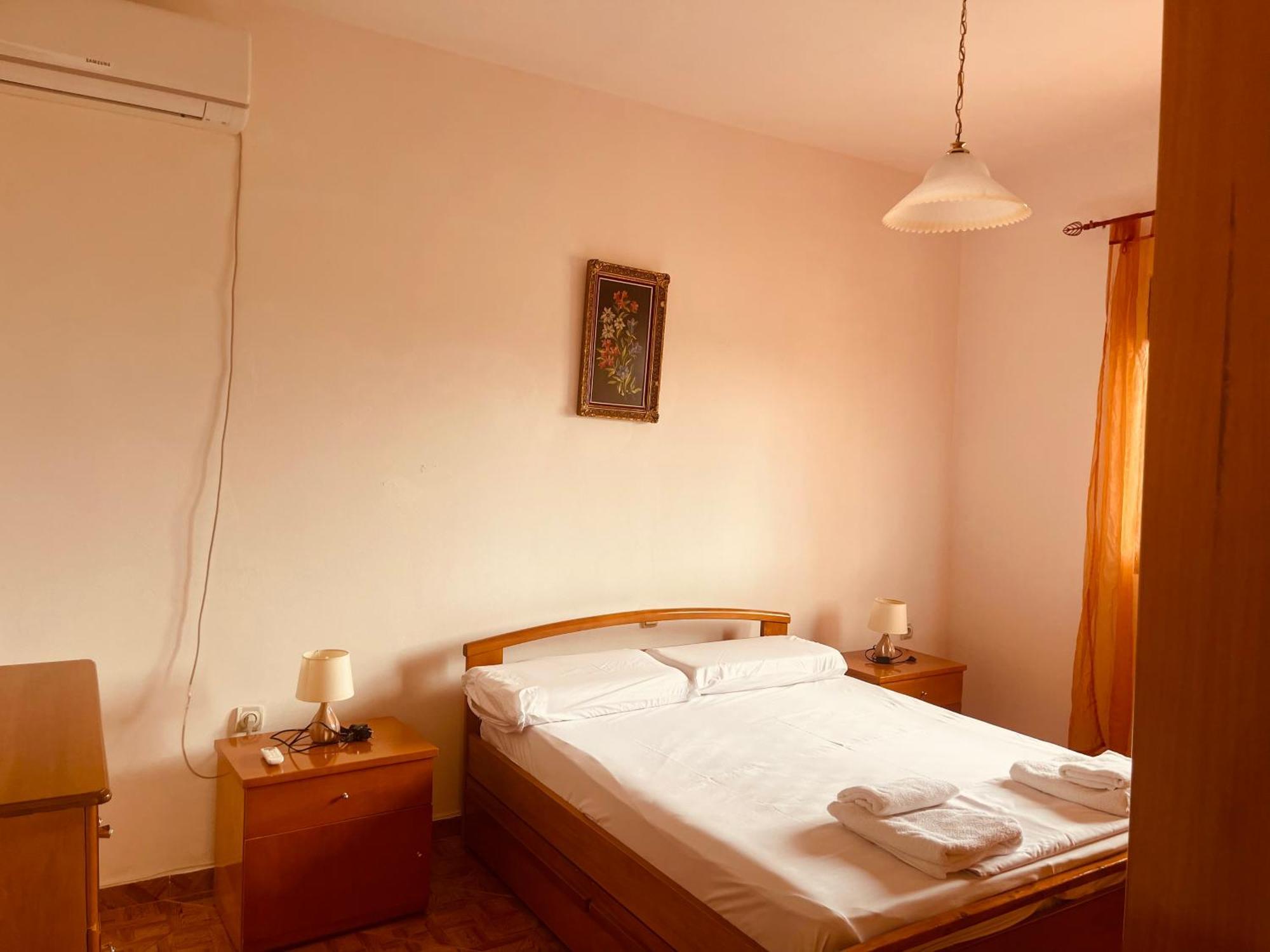 סרנדה Comfort Guest Rooms Vila Hm מראה חיצוני תמונה