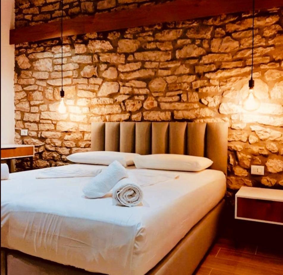 סרנדה Comfort Guest Rooms Vila Hm מראה חיצוני תמונה