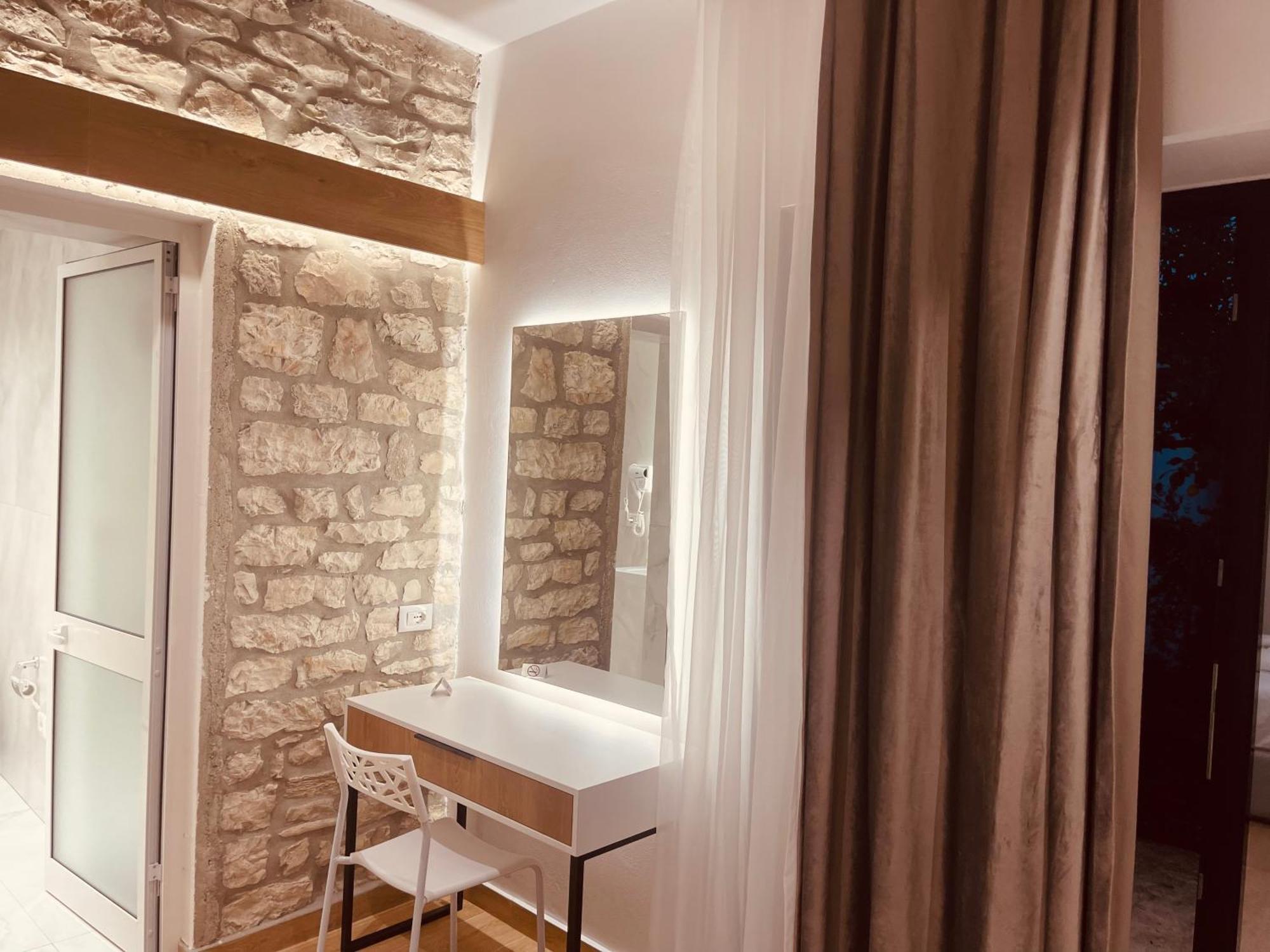 סרנדה Comfort Guest Rooms Vila Hm מראה חיצוני תמונה