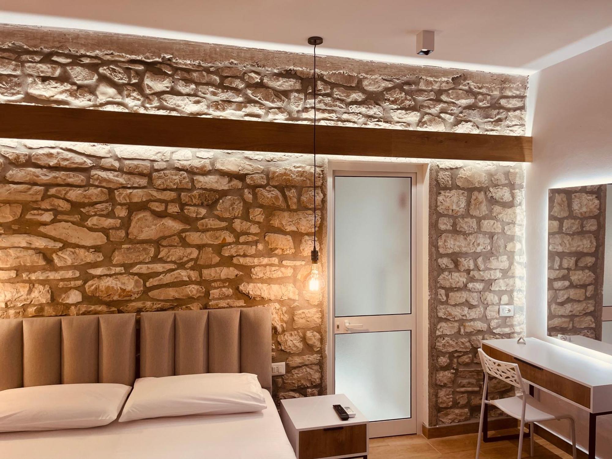 סרנדה Comfort Guest Rooms Vila Hm מראה חיצוני תמונה