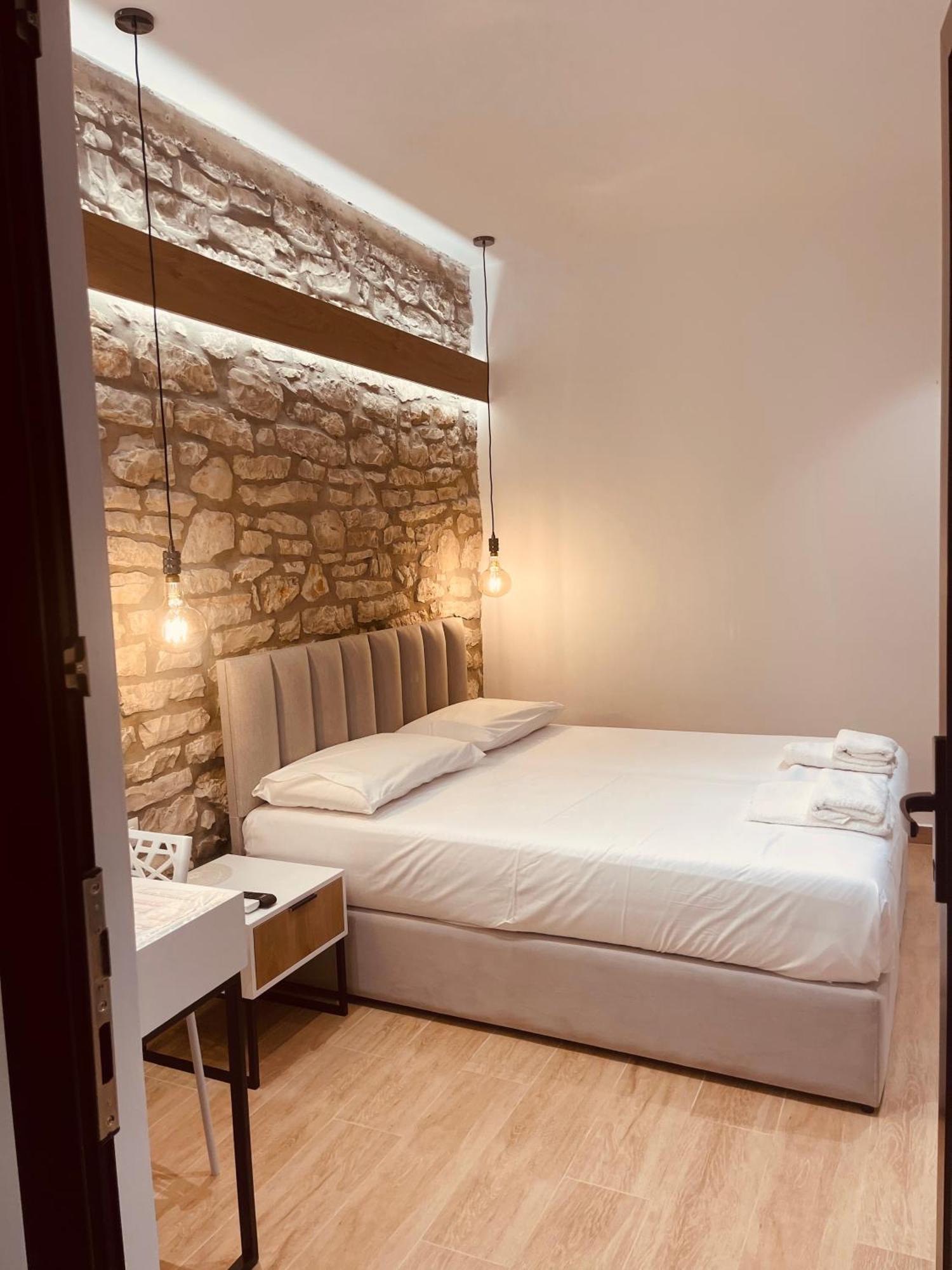 סרנדה Comfort Guest Rooms Vila Hm מראה חיצוני תמונה