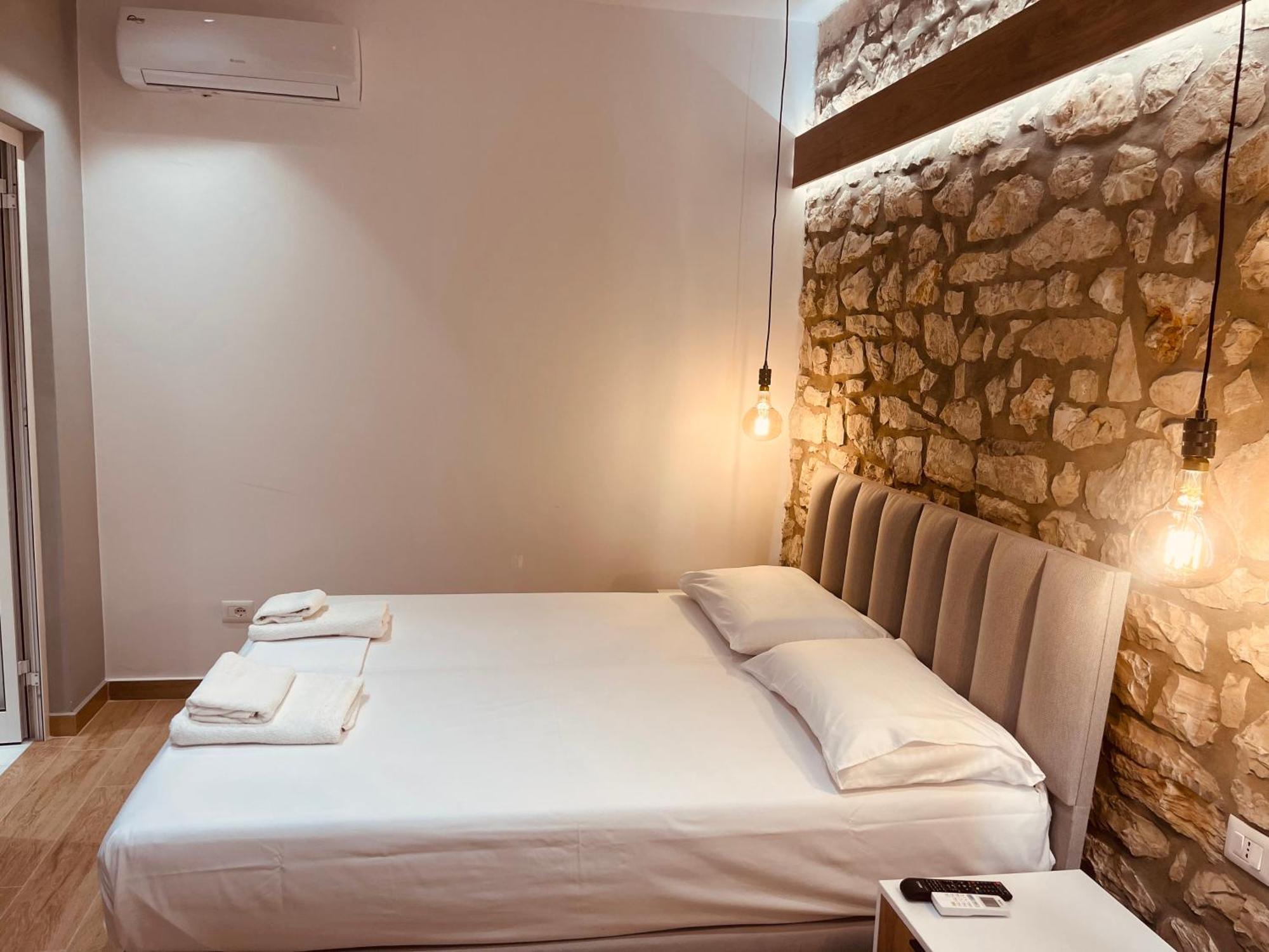 סרנדה Comfort Guest Rooms Vila Hm מראה חיצוני תמונה